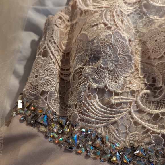 Formal dress - Picture 2 of 9